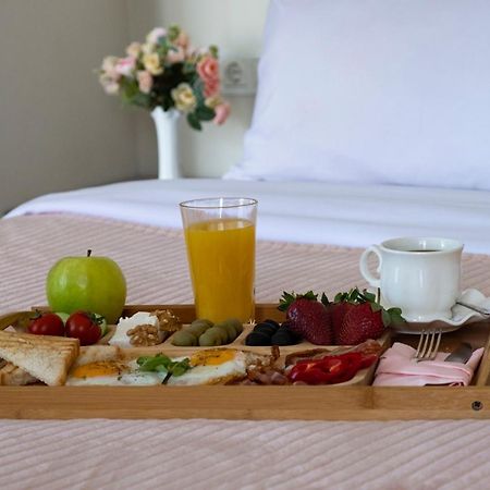 Art Hotel Batumi Esterno foto