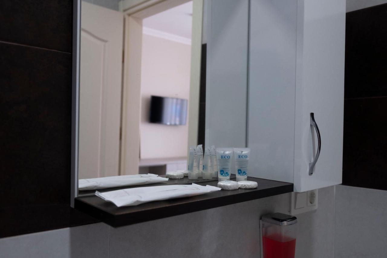 Art Hotel Batumi Esterno foto
