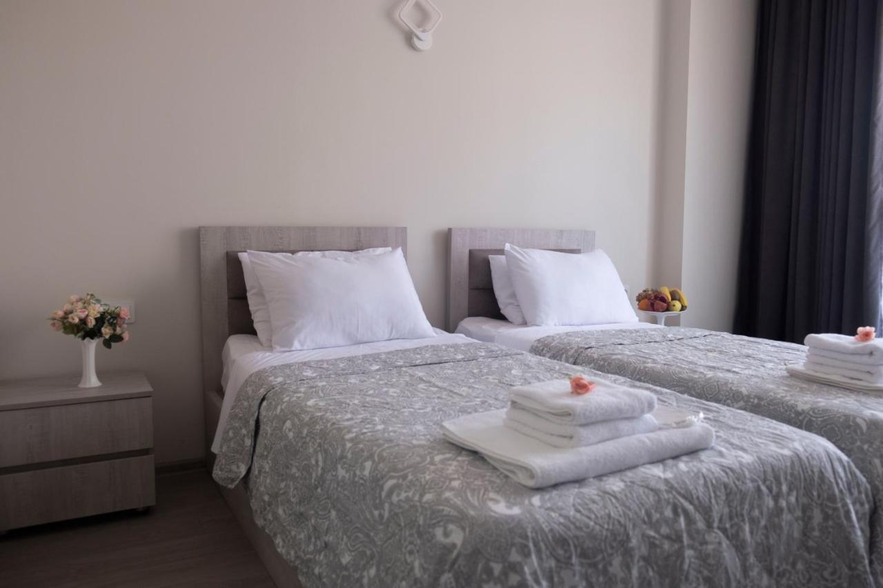 Art Hotel Batumi Esterno foto