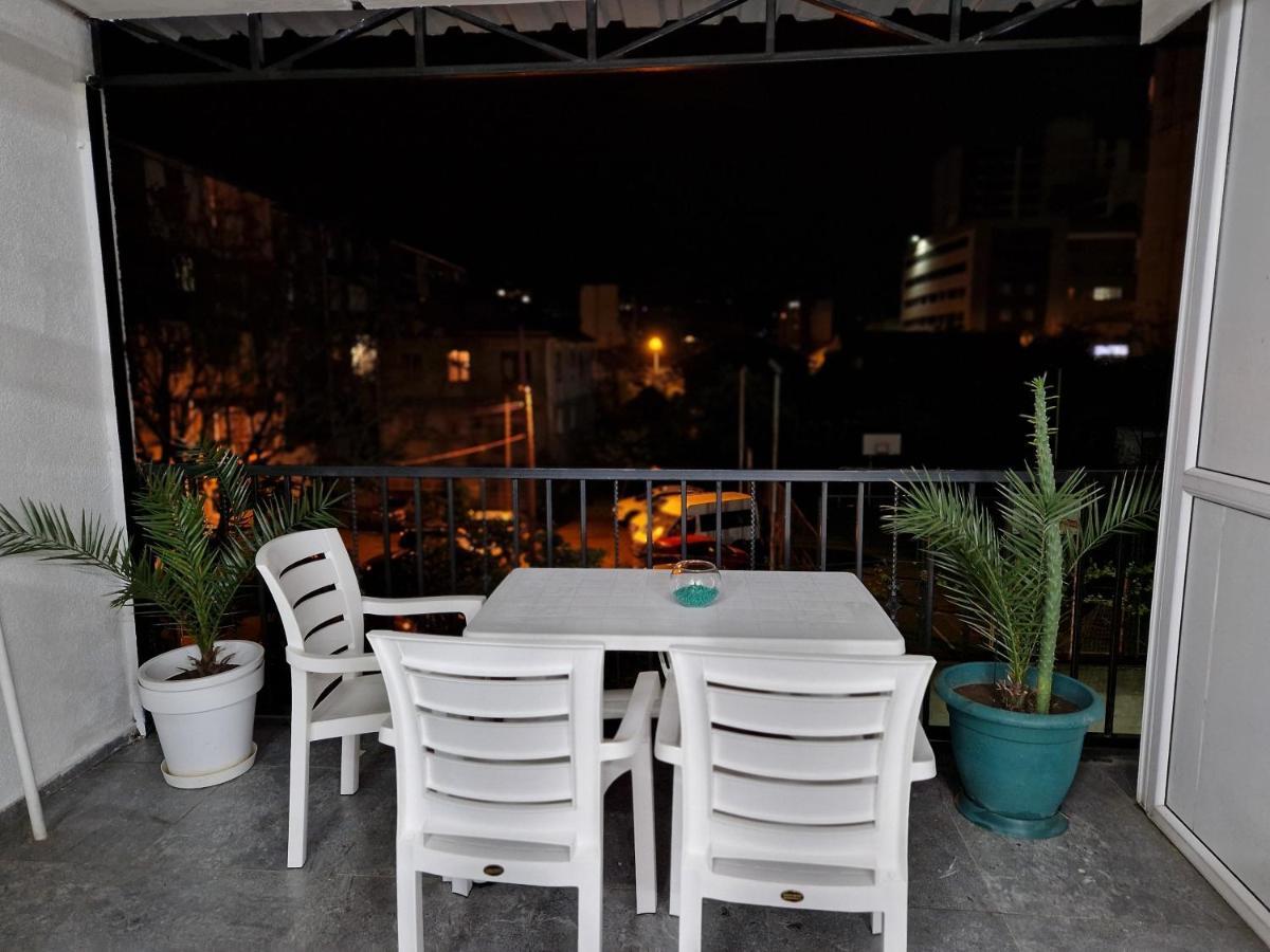 Art Hotel Batumi Esterno foto