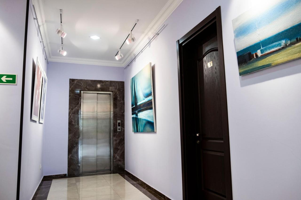 Art Hotel Batumi Esterno foto