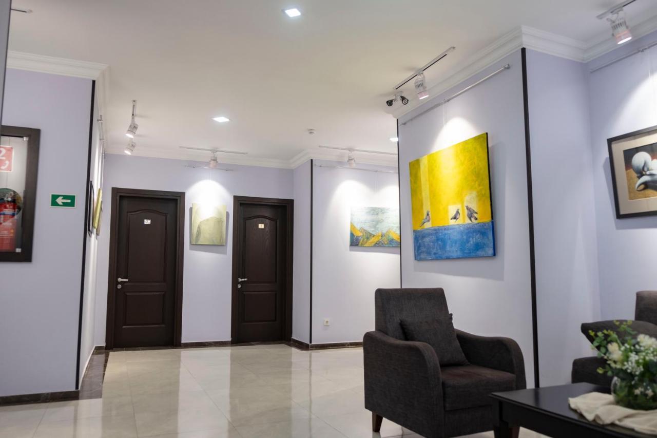 Art Hotel Batumi Esterno foto